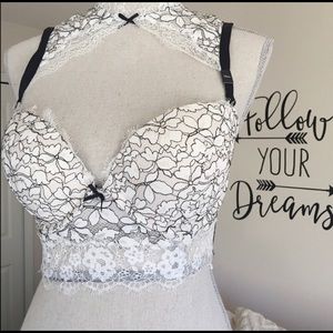 Victoria’s Secret Dream Angels Demi Bra 32D